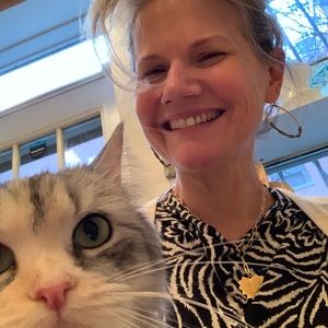 Meet your Posher, Jennifer